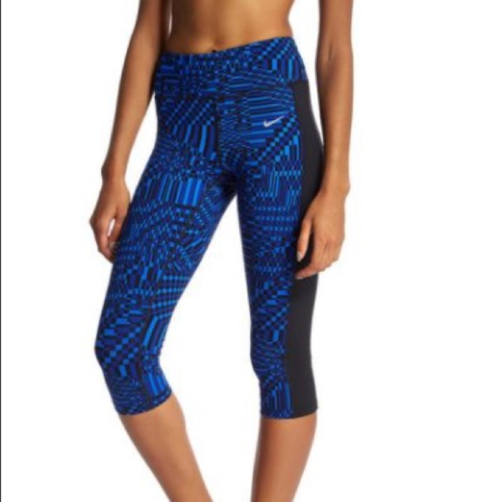 Nike Dri-Fit Epic Run Capri Tight | Small